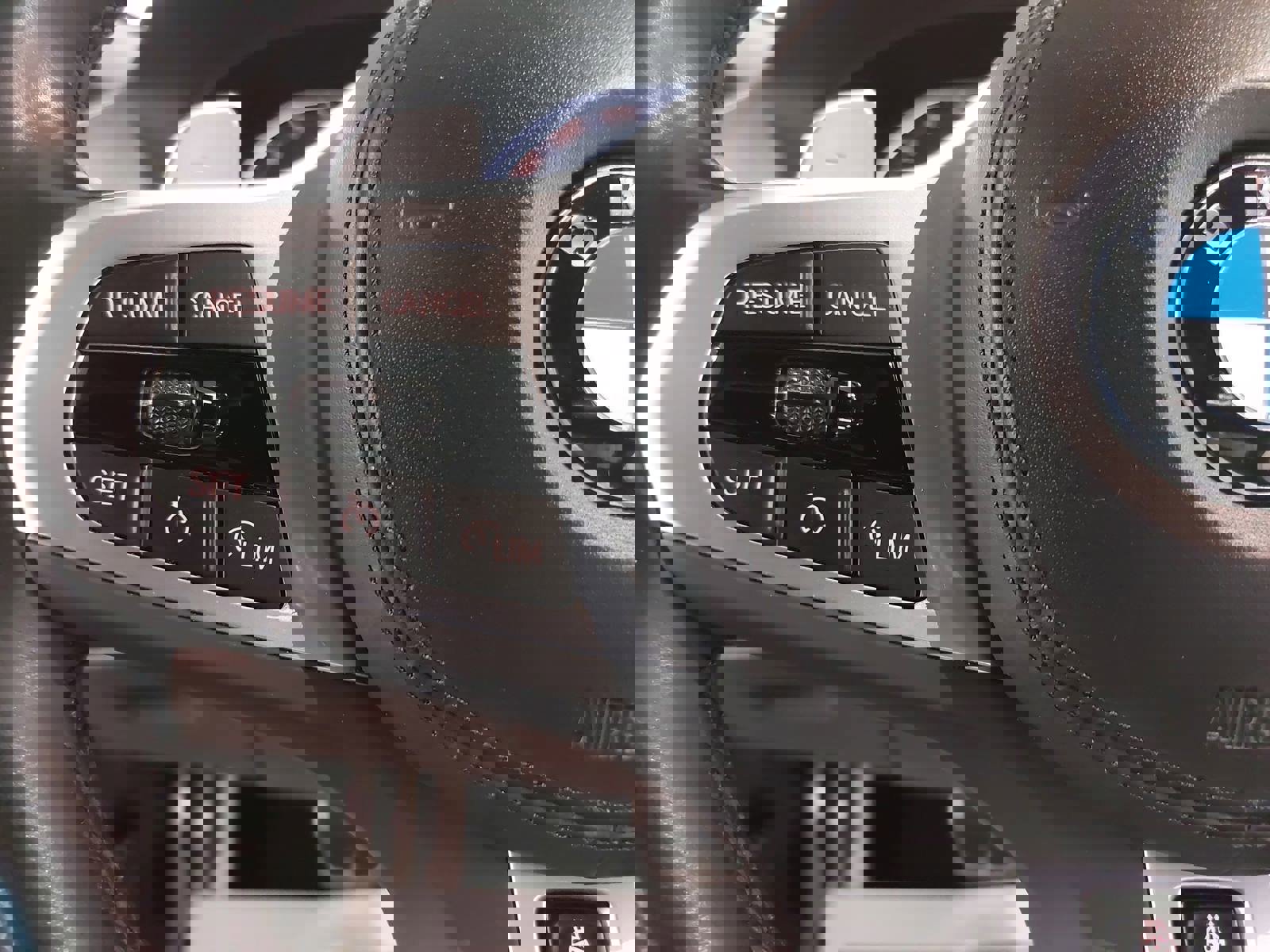 Used 2023 BMW 540i xDrive w/ M Sport Package image 18