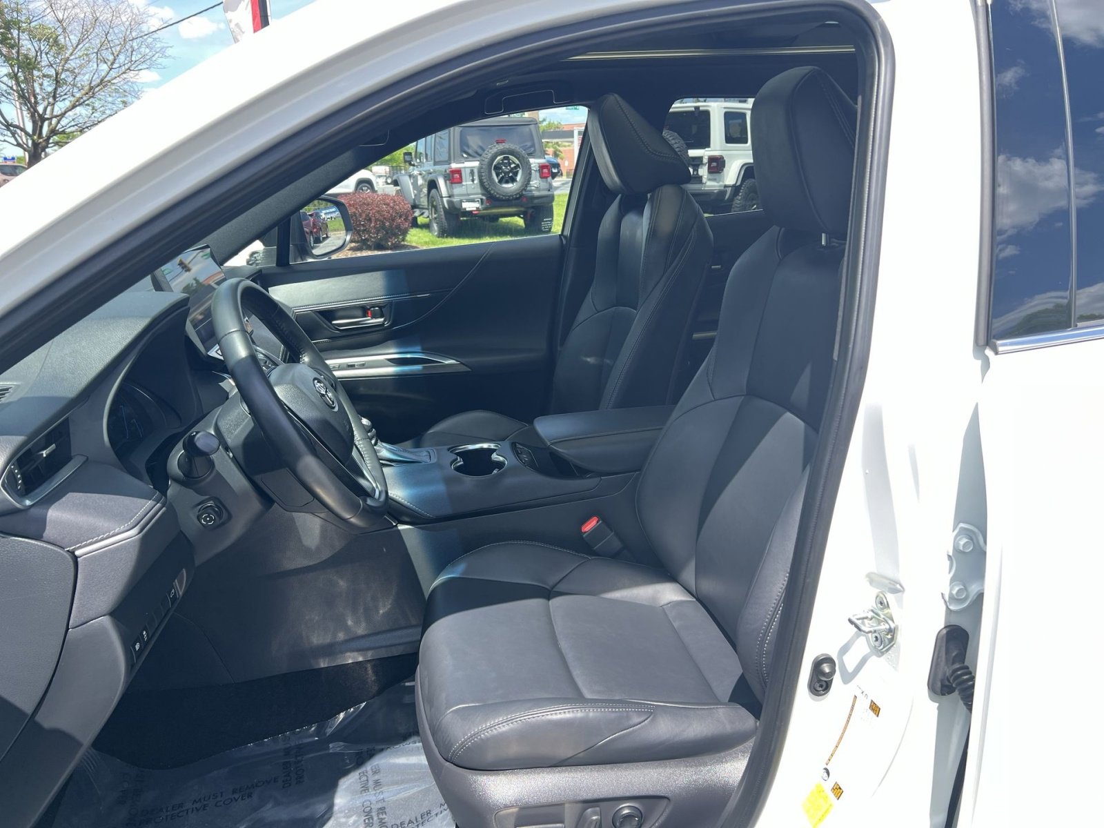Used 2023 Toyota Venza Nightshade AWD/4WD image 12