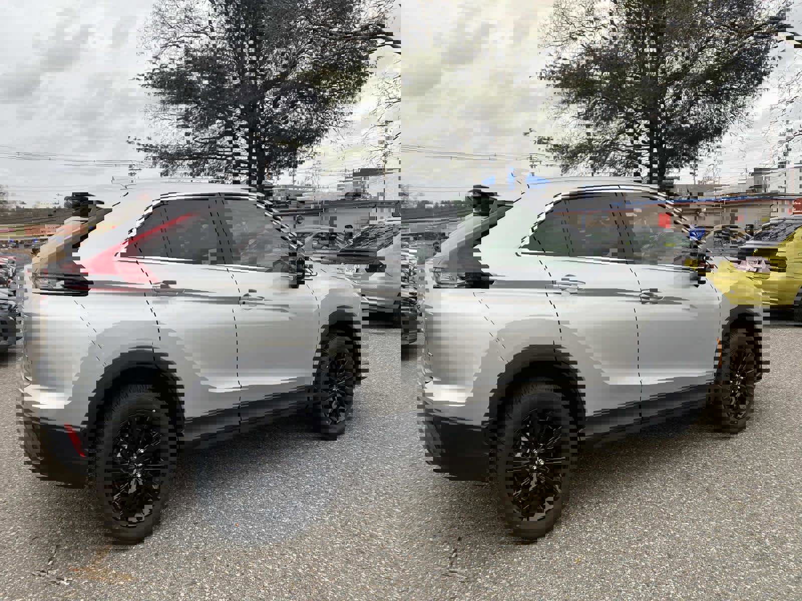 Used 2024 Mitsubishi Eclipse Cross LE image 3