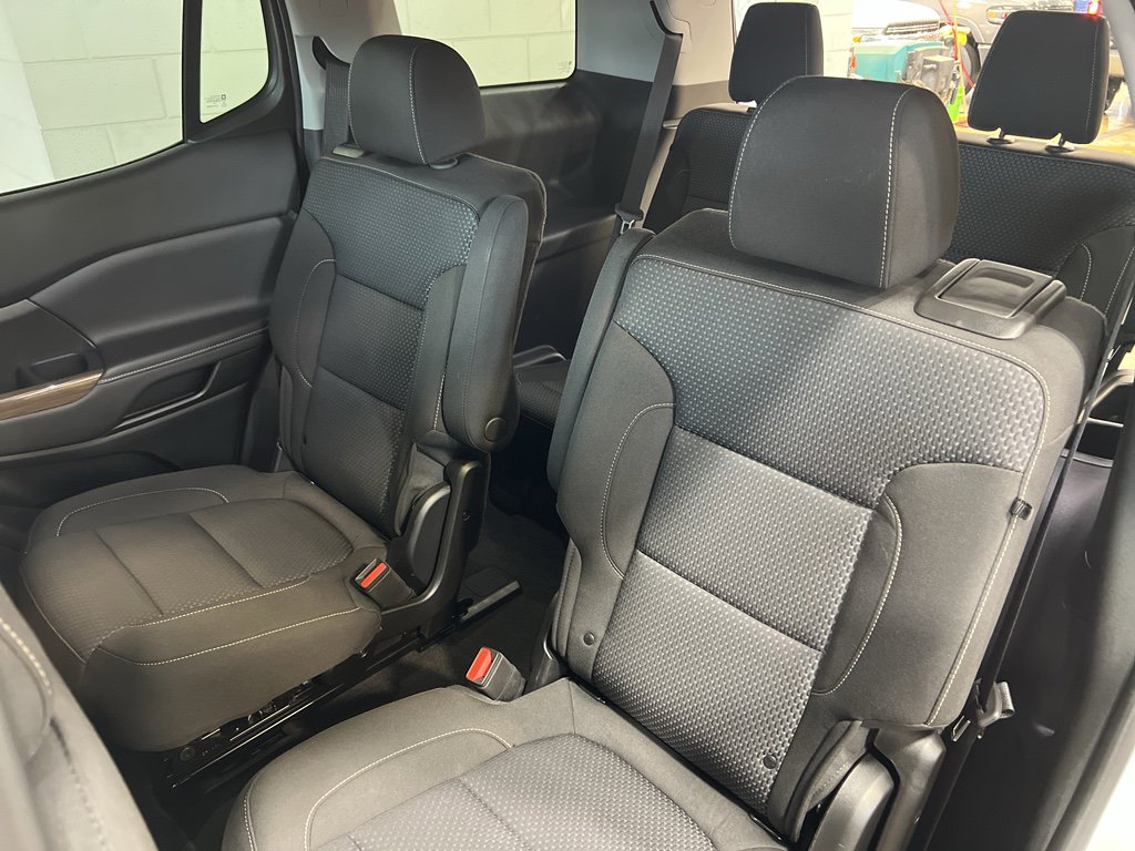 Used 2023 GMC Acadia SLE w/ Driver Convenience Package image 33