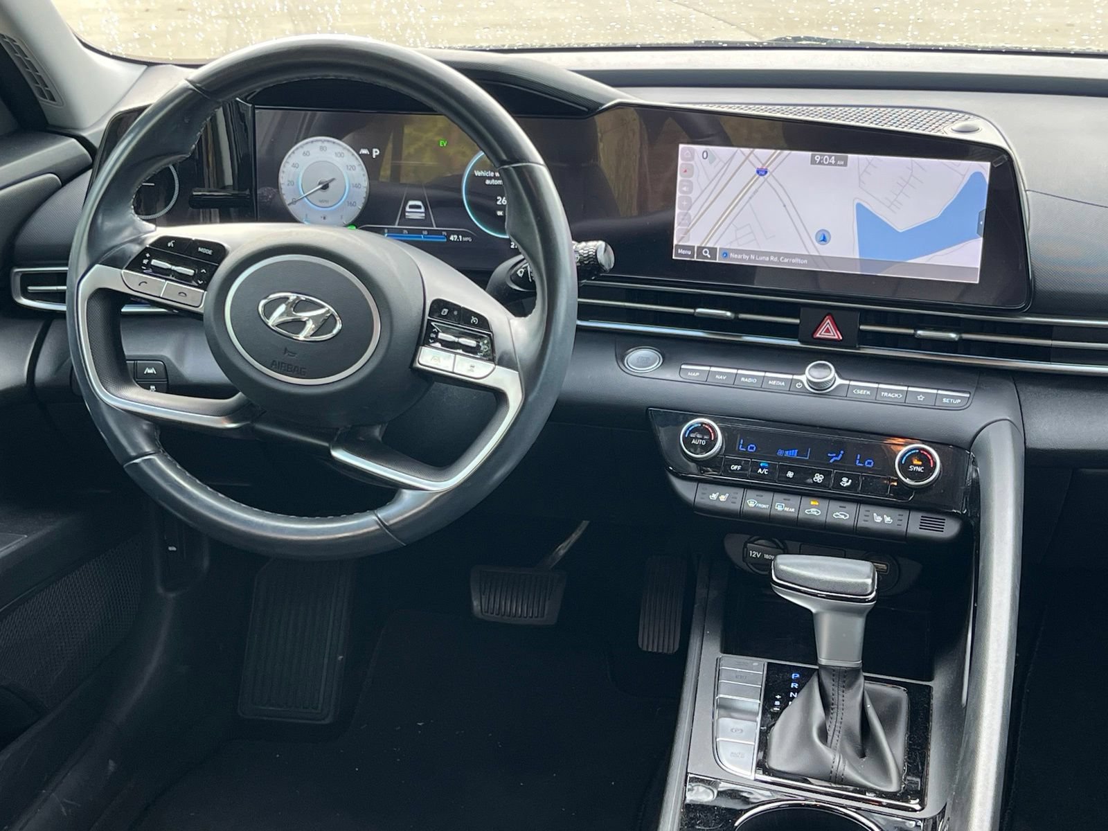Used 2023 Hyundai Elantra Limited w/ Preferred Accessory Package FWD image 18