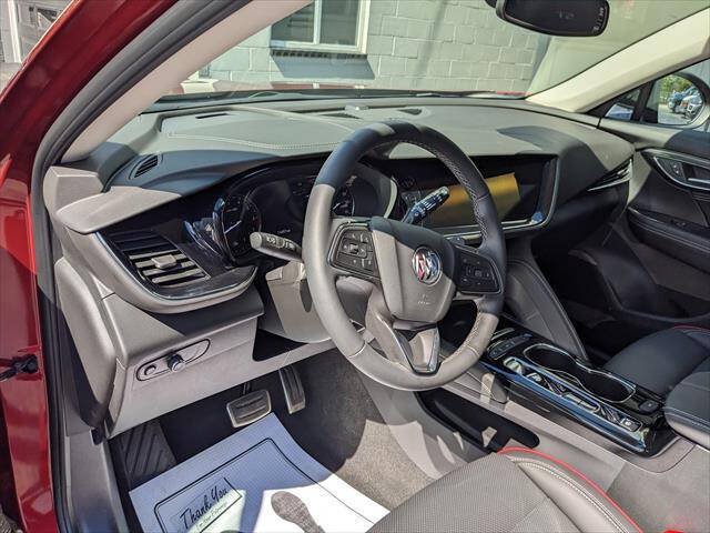 Used 2023 Buick Envision Essence w/ Sport Touring Package AWD/4WD image 10