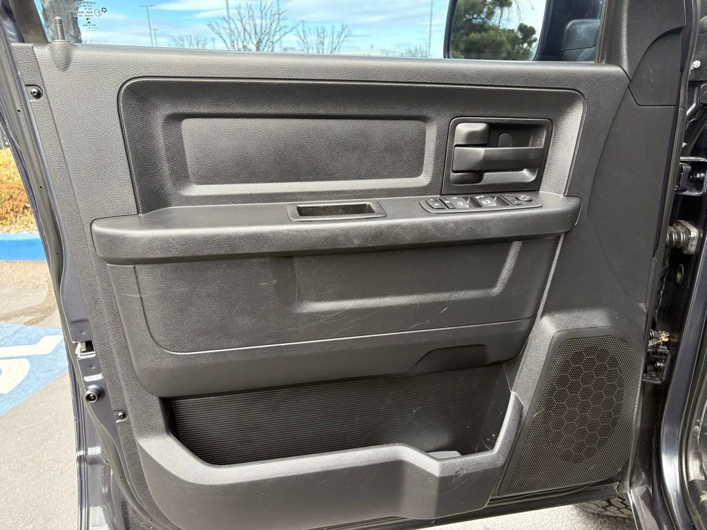 Used 2014 RAM 1500 4x4 Crew Cab w/ Protection Group image 9