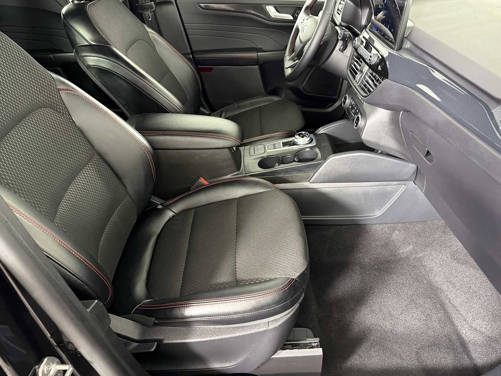 Used 2025 Ford Escape ST-Line image 22