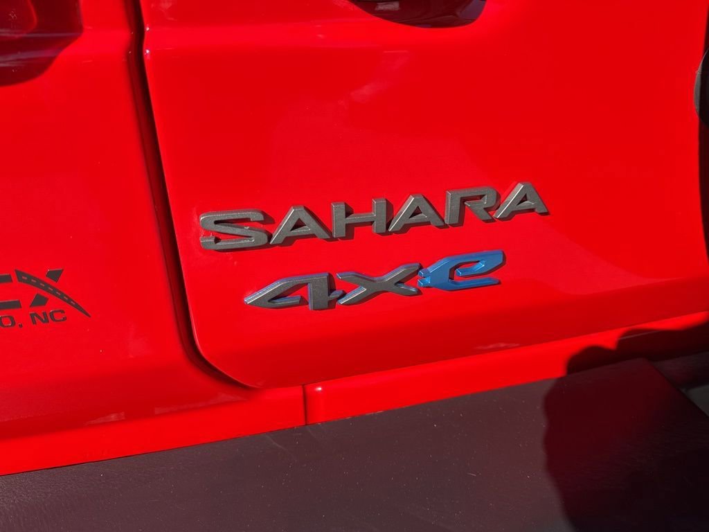 Used 2025 Jeep Wrangler Unlimited Sahara w/ Safety Group AWD/4WD image 29