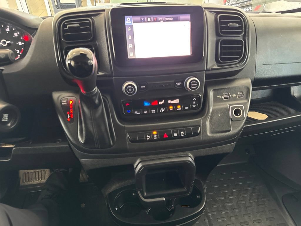 Used 2022 RAM ProMaster 2500 w/ Driver Convenience Group FWD image 15