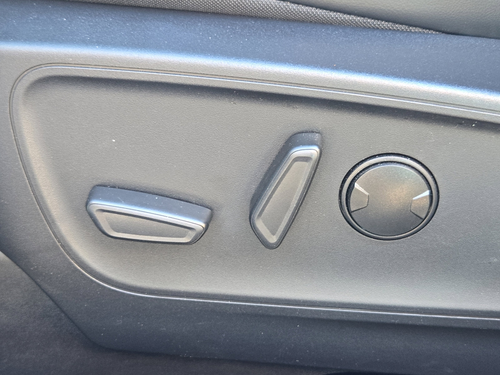 Certified 2025 Ford Escape ST-Line w/ Tech Pack #1 image 10