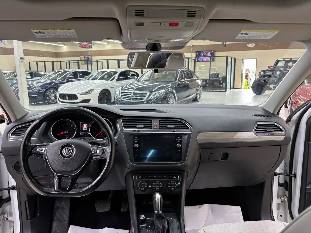 Used 2018 Volkswagen Tiguan SEL FWD image 19