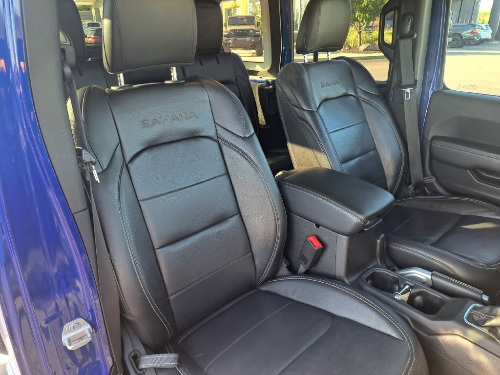 Used 2019 Jeep Wrangler Unlimited Sahara AWD/4WD image 34