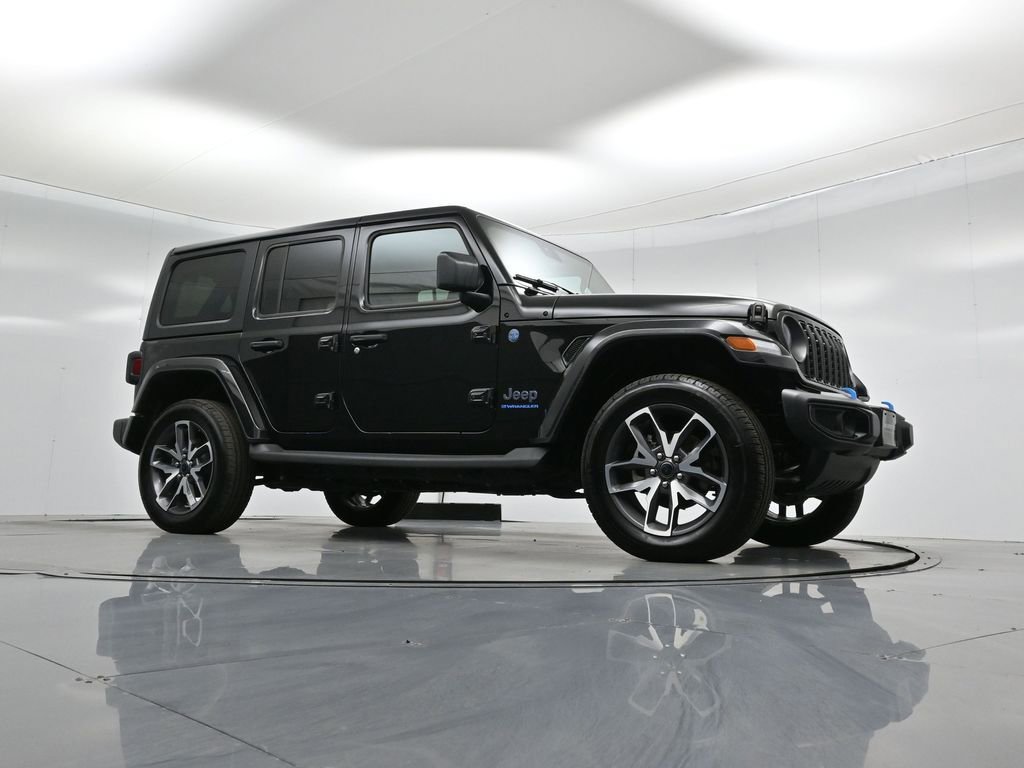 Used 2024 Jeep Wrangler Unlimited AWD/4WD image 4