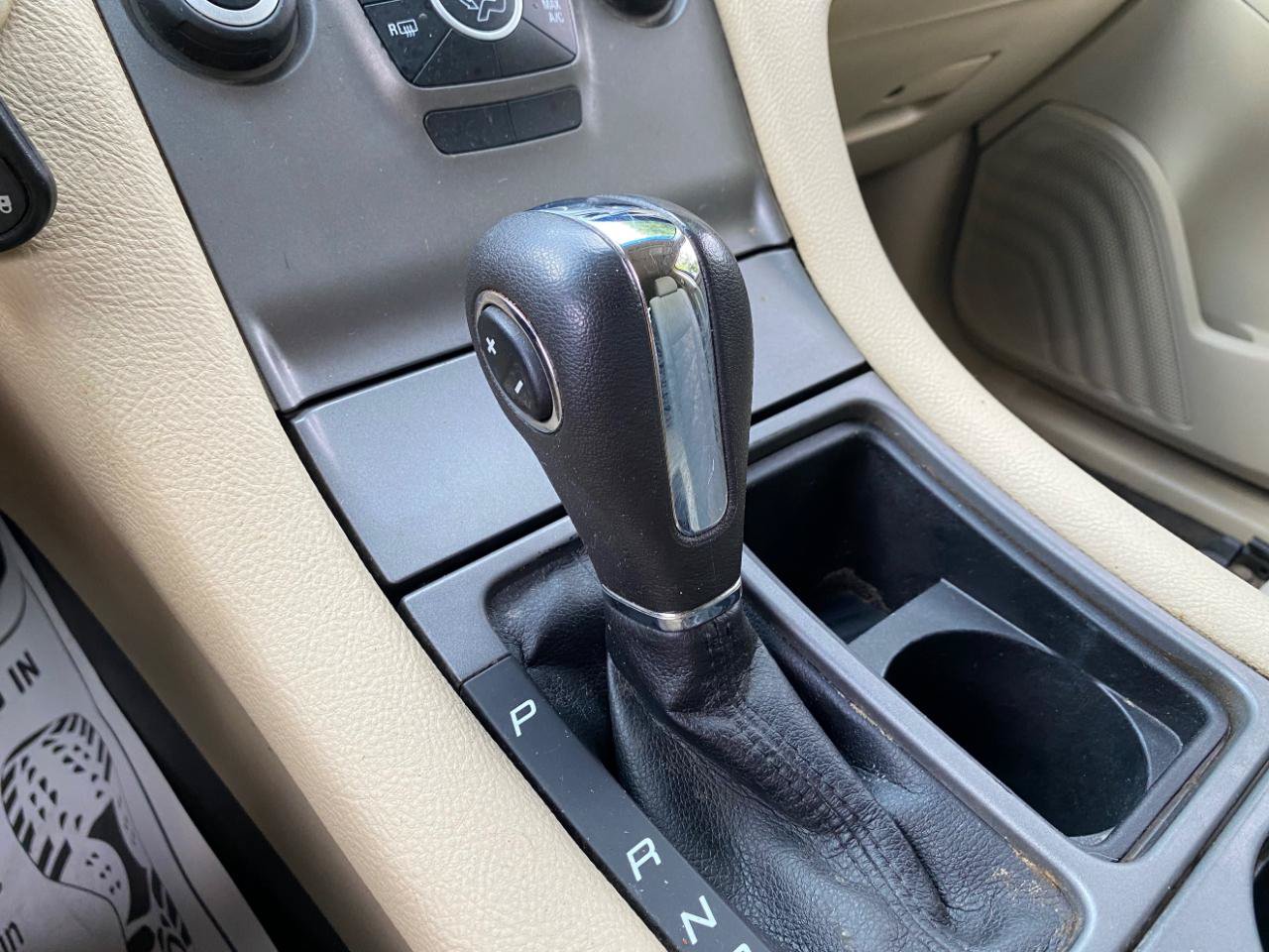 Used 2018 Ford Taurus SE FWD image 68