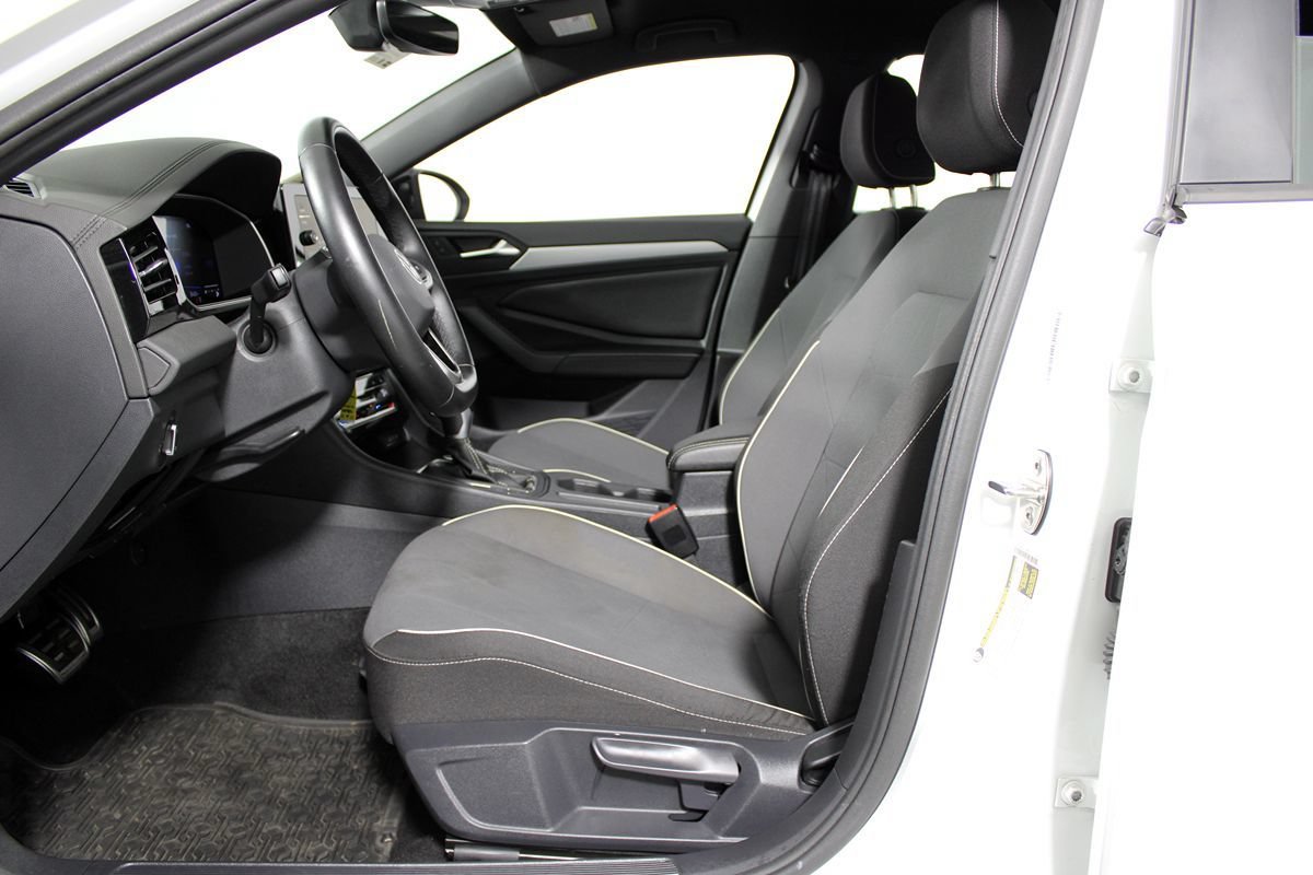 Used 2025 Volkswagen Jetta Sport FWD image 8
