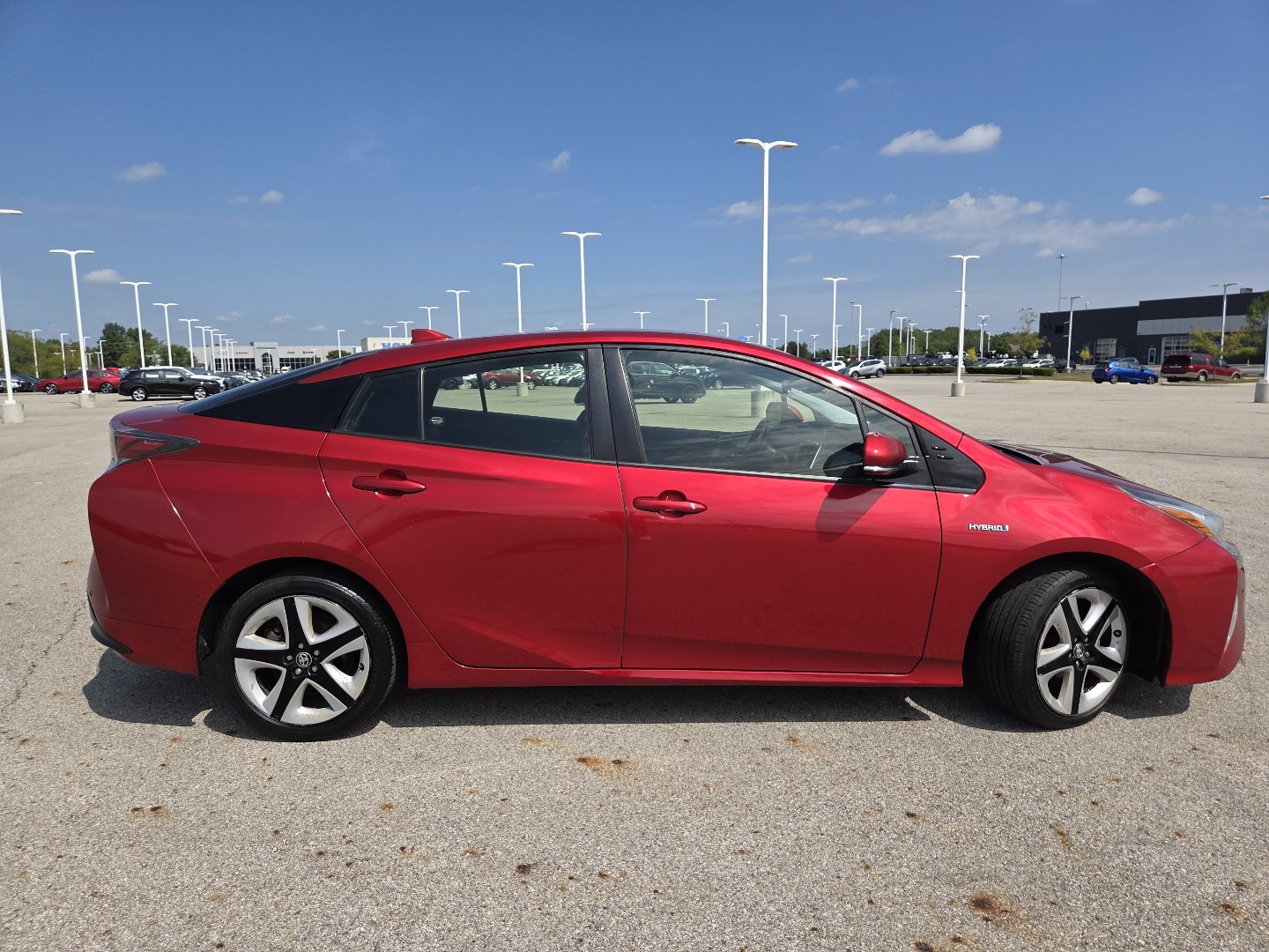 Used 2018 Toyota Prius Three Touring FWD image 17