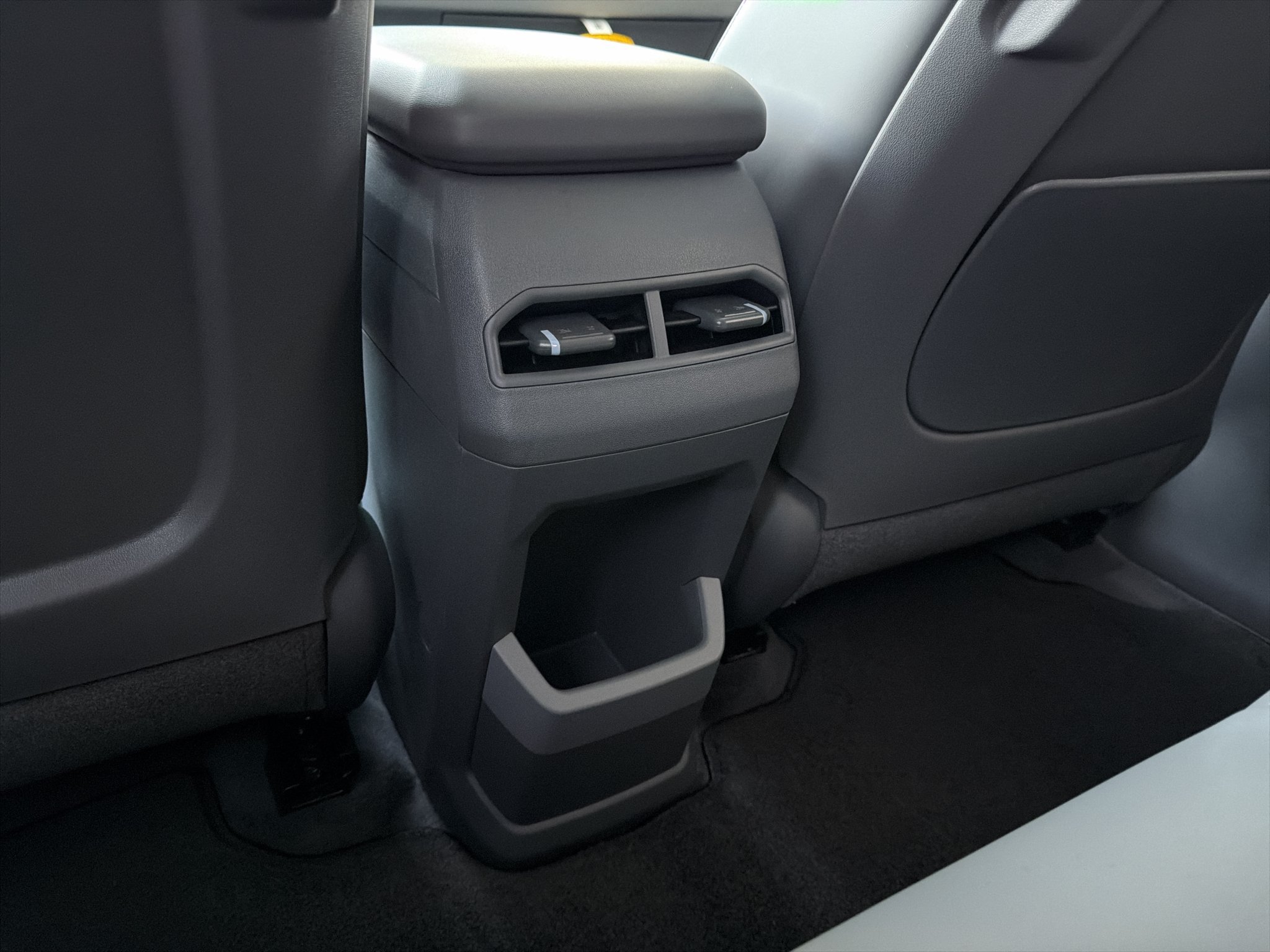New 2027 Kia EV3 Wind AWD/4WD image 14