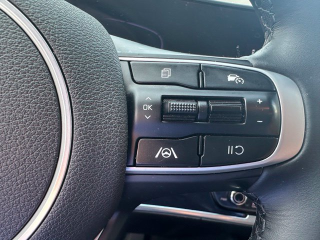 Used 2025 Kia Sportage EX FWD image 17