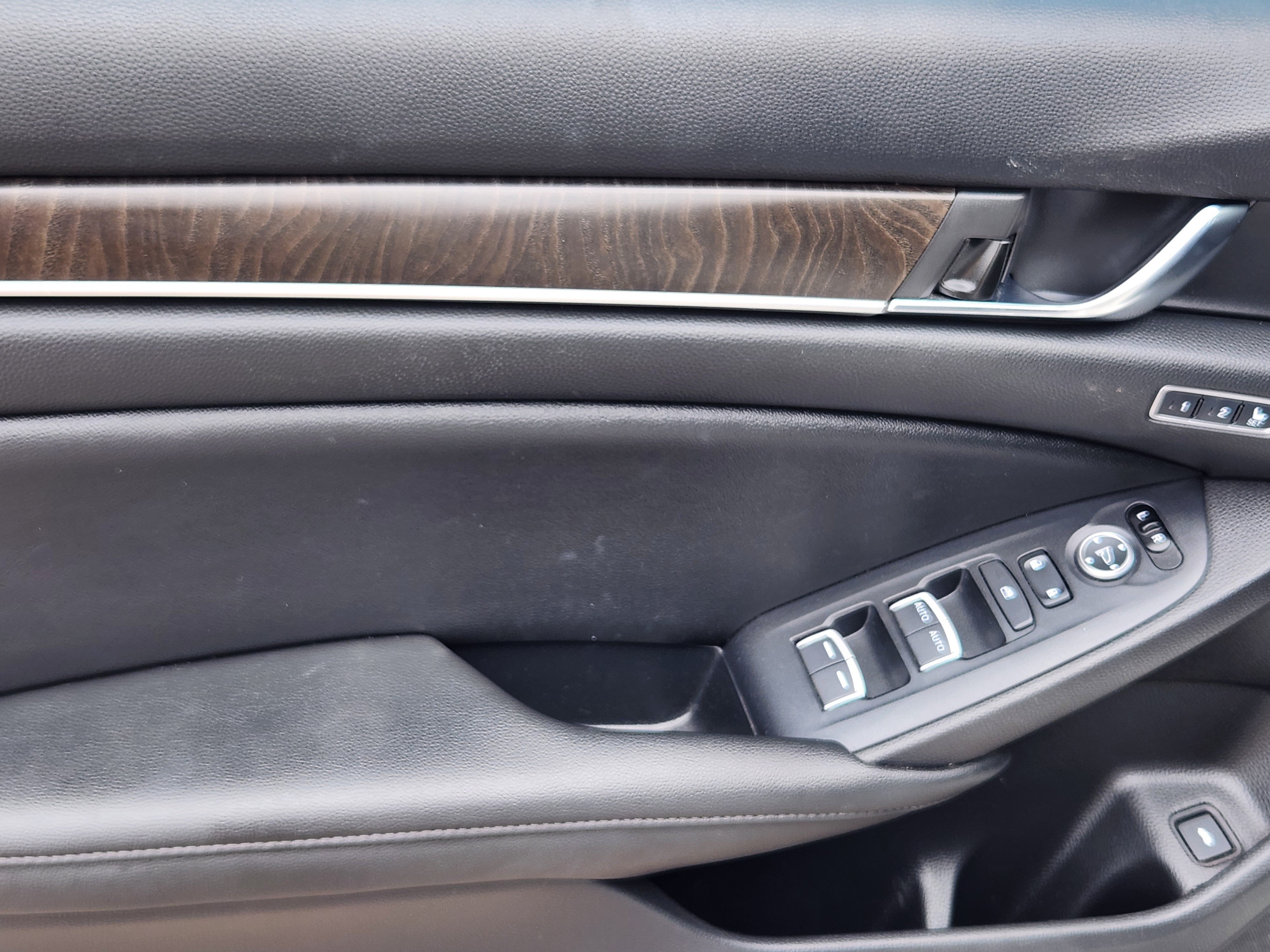 Used 2020 Honda Accord Touring image 19