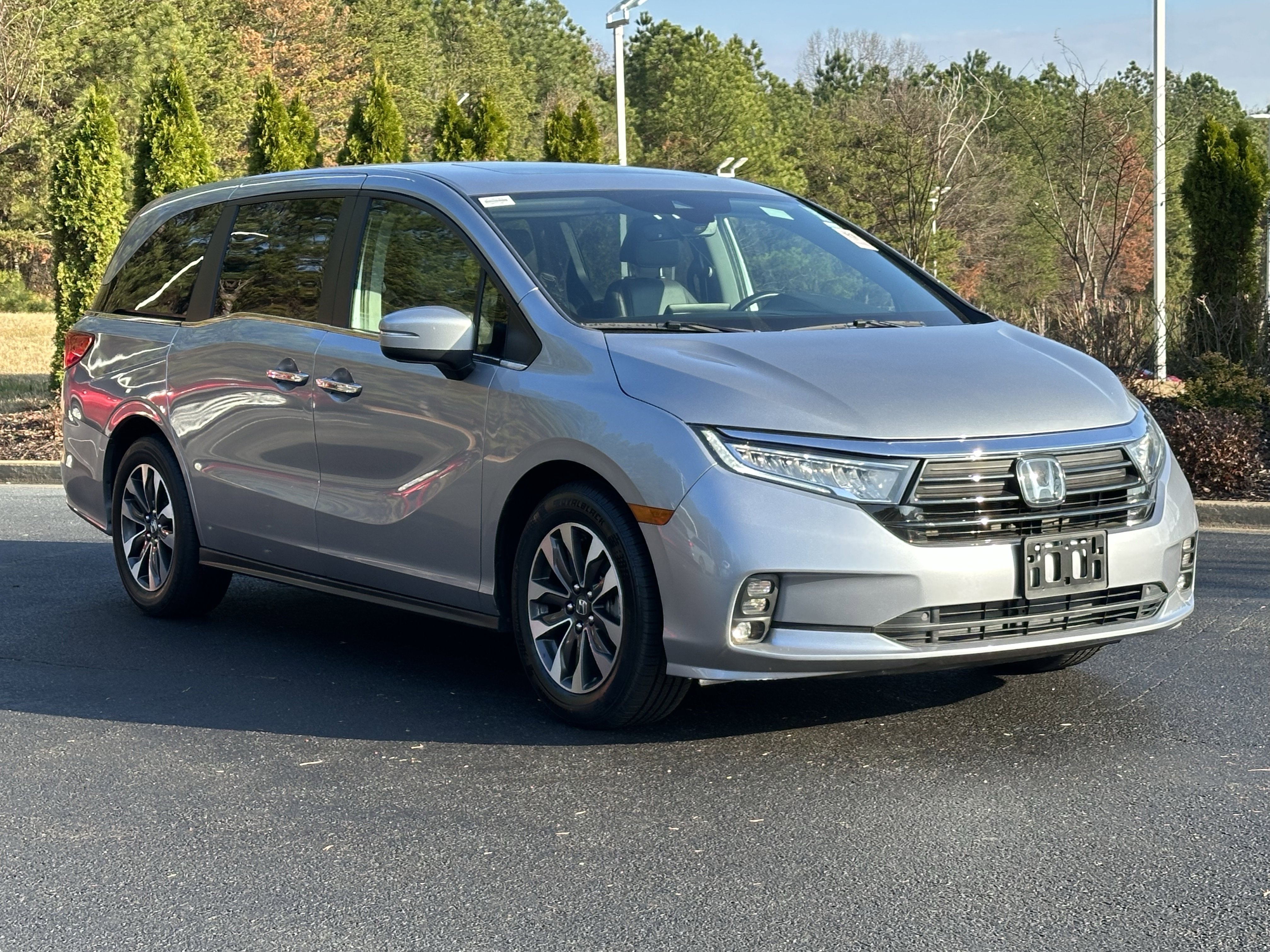 Used 2024 Honda Odyssey EX-L image 2