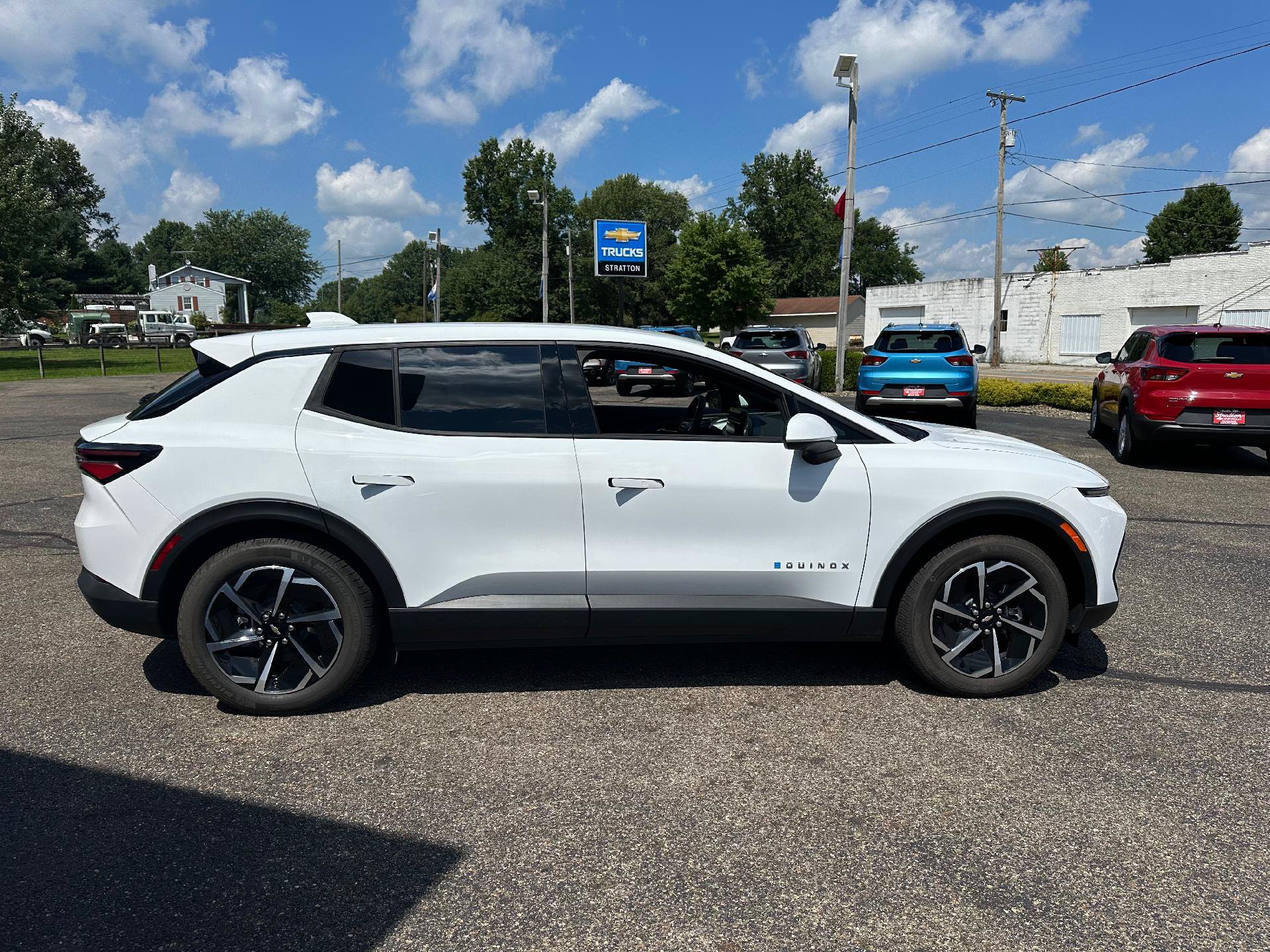 New 2026 Chevrolet Equinox EV LT w/ Comfort Package FWD image 6
