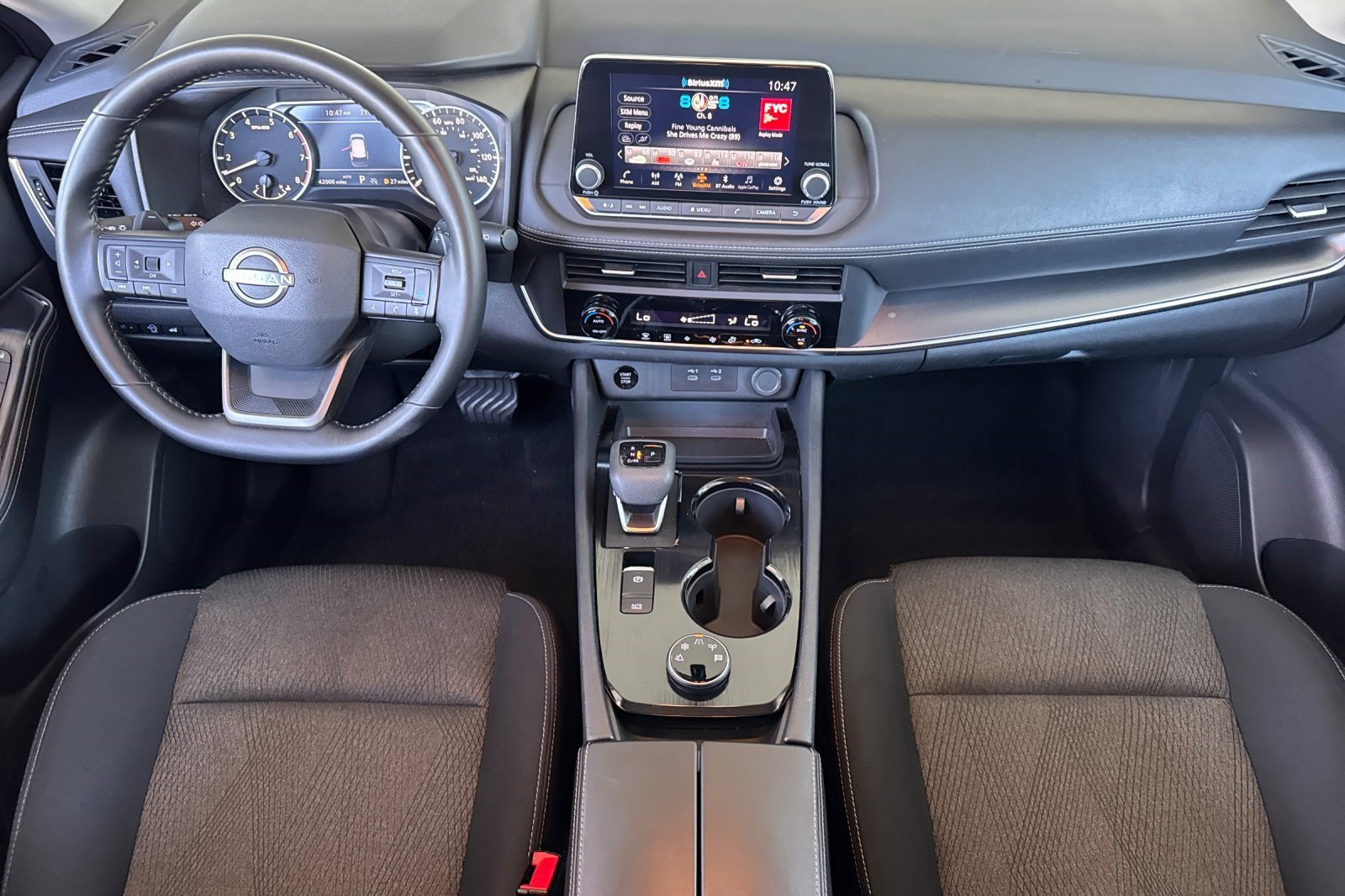 Used 2025 Nissan Rogue SV AWD/4WD image 16