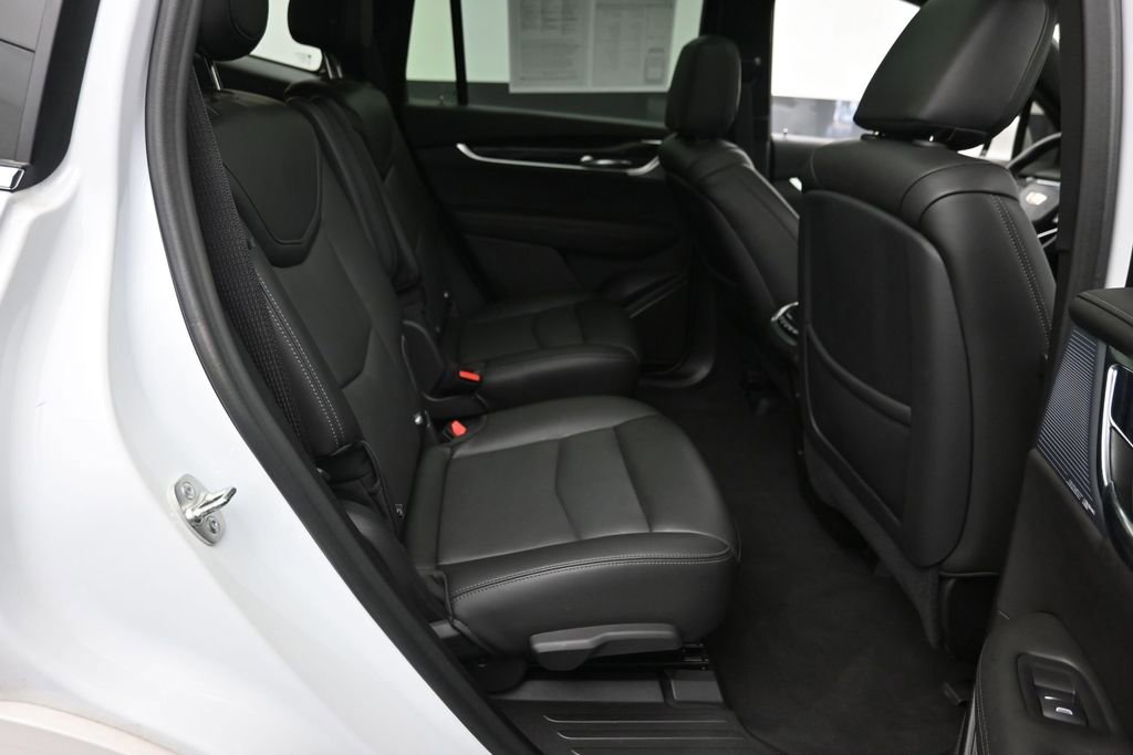 Used 2024 Cadillac XT6 Premium Luxury w/ Technology Package AWD/4WD image 10