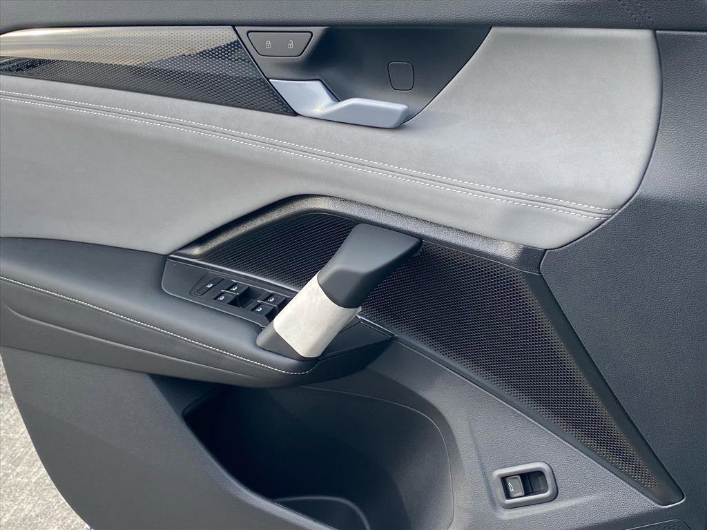 New 2026 Volkswagen Tiguan SE image 10