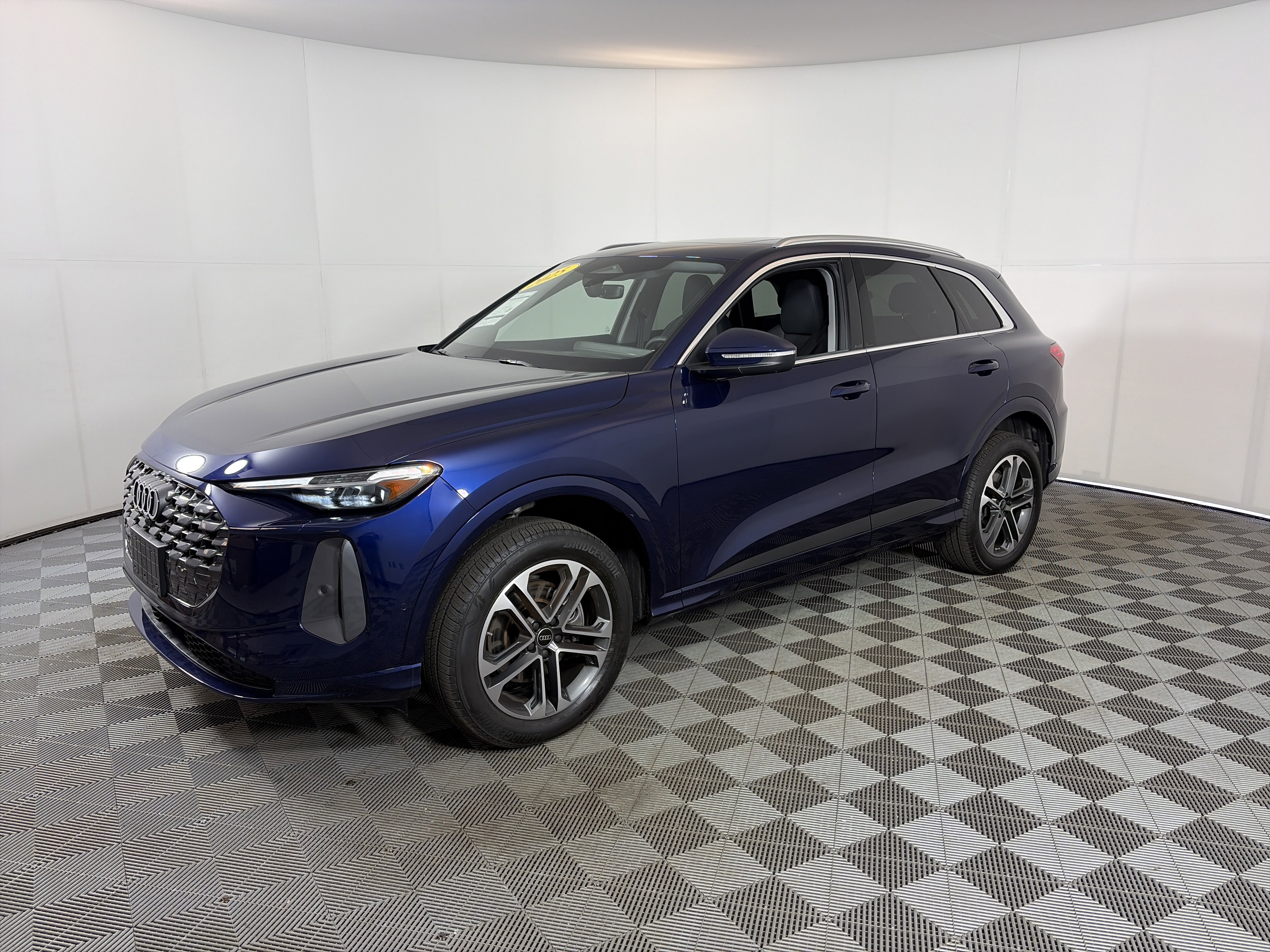 Used 2025 Audi Q5 Premium Plus w/ Premium Plus image 3