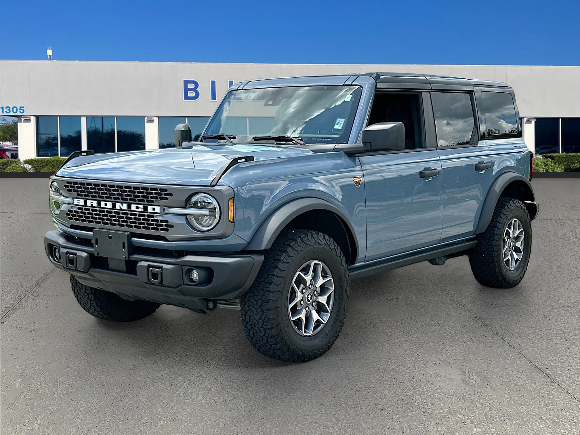 Used 2025 Ford Bronco Badlands AWD/4WD image 3