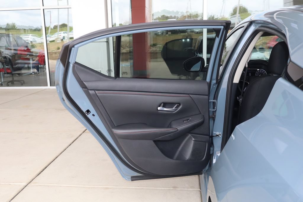 Used 2025 Nissan Sentra SR FWD image 29