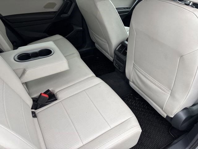 Used 2021 Volkswagen Tiguan SE AWD/4WD image 34