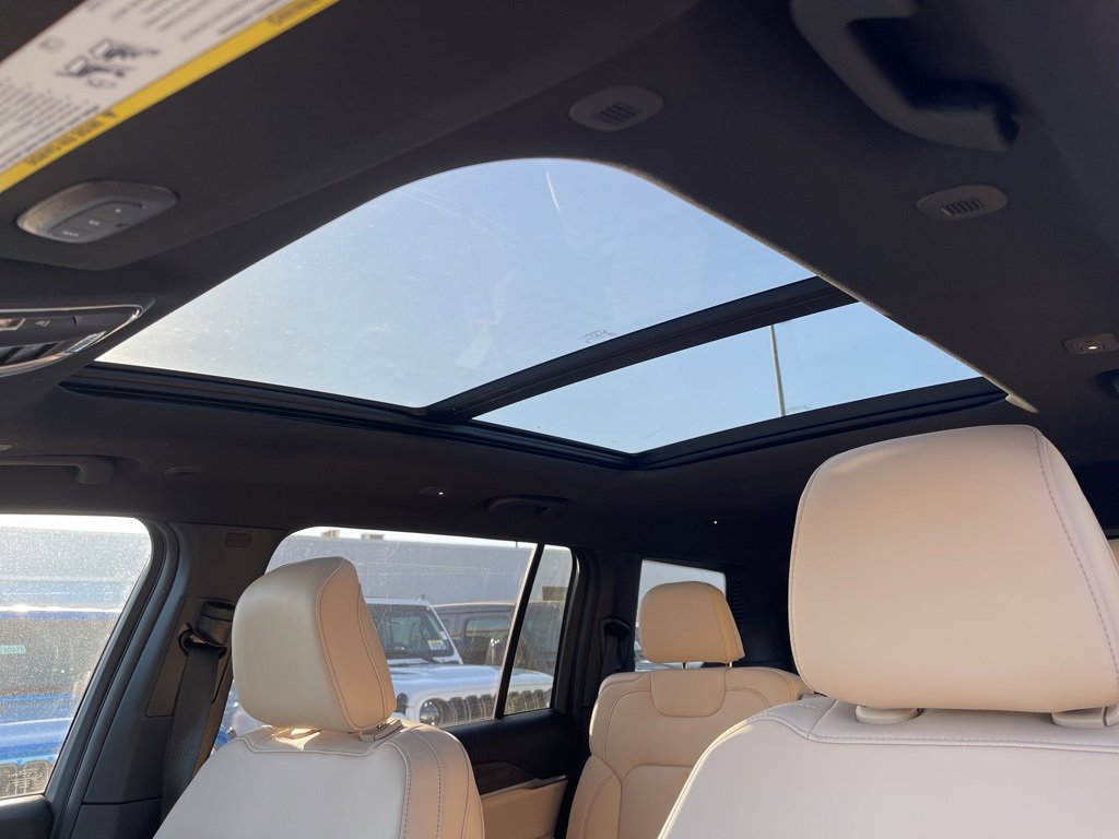 New 2025 Jeep Grand Cherokee L Limited w/ MOPAR Finishing Package image 19