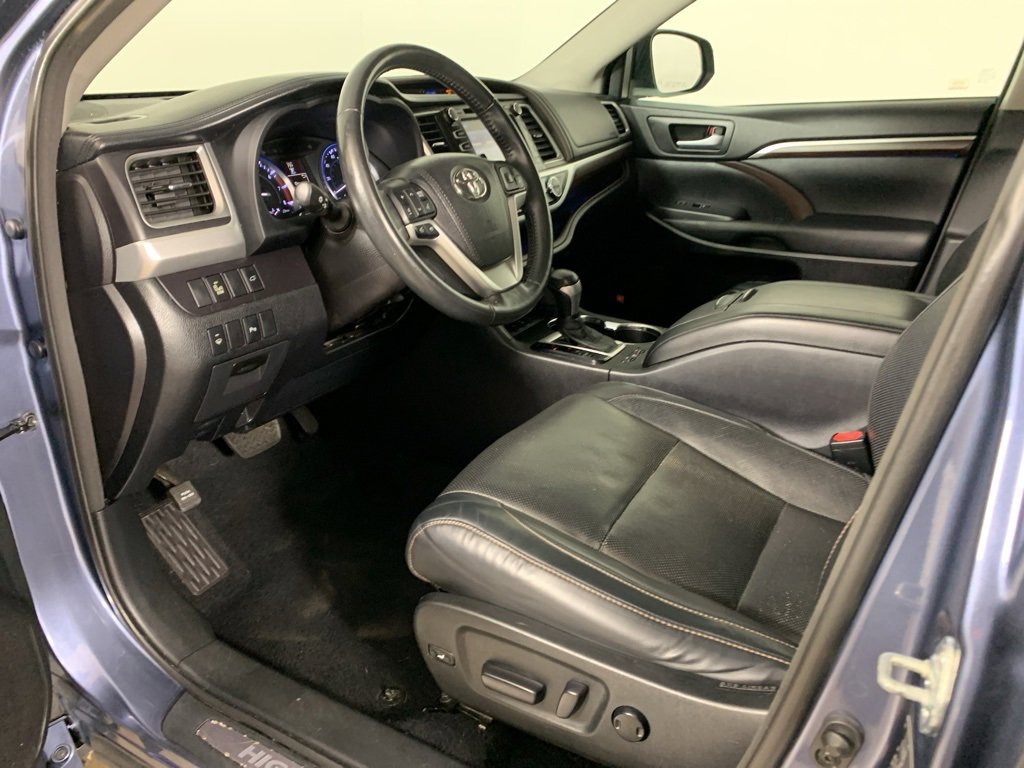 Used 2015 Toyota Highlander Limited image 34
