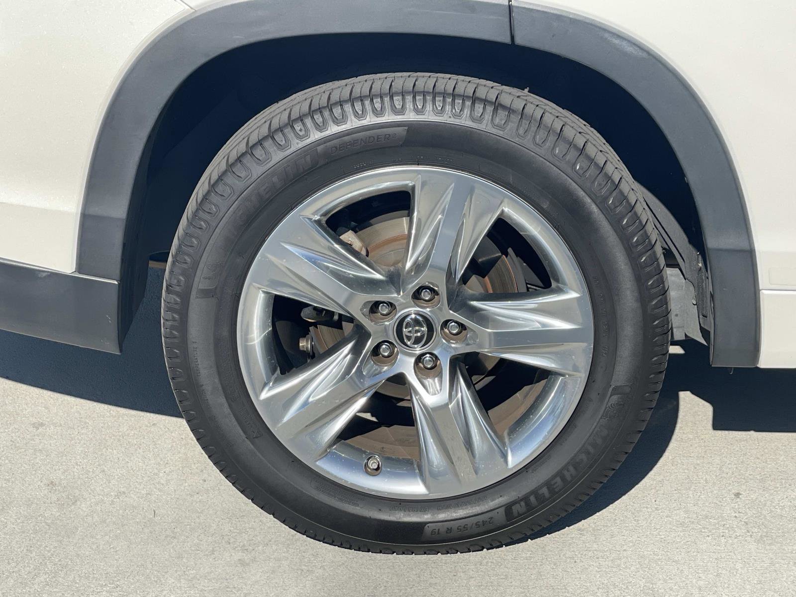 Used 2016 Toyota Highlander Limited image 30