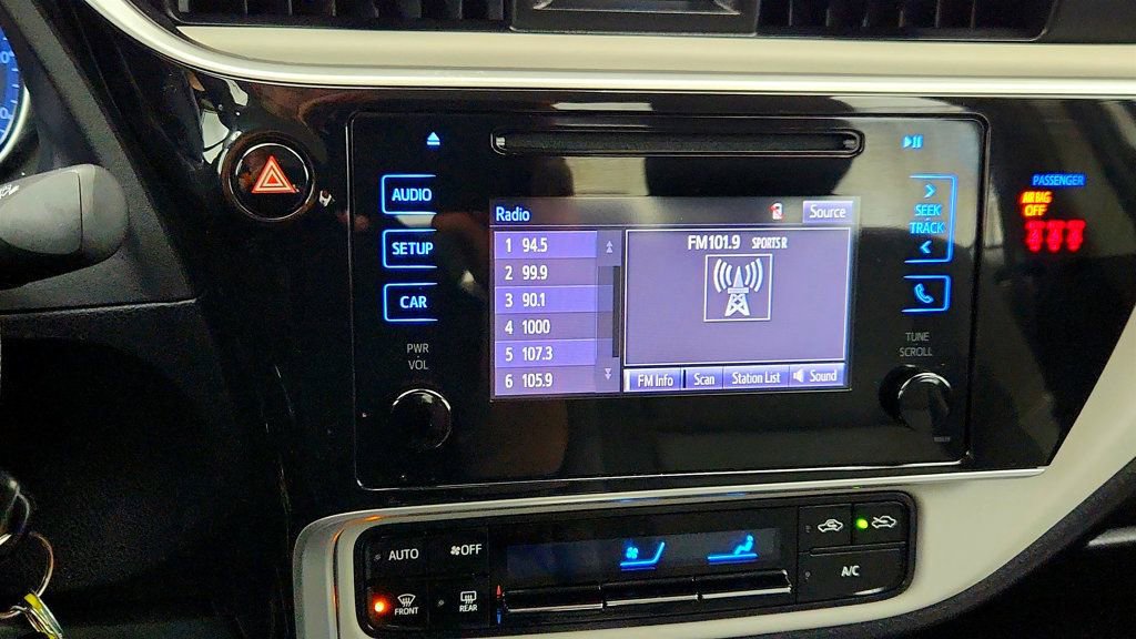 Used 2019 Toyota Corolla LE image 18