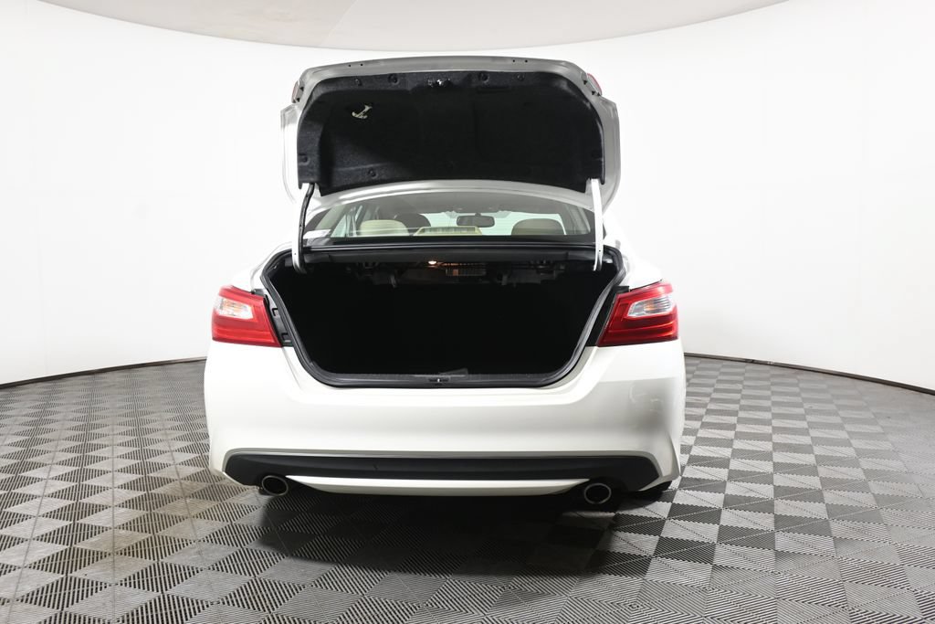 Used 2016 Nissan Altima 2.5 SL w/ Moonroof Package FWD image 35