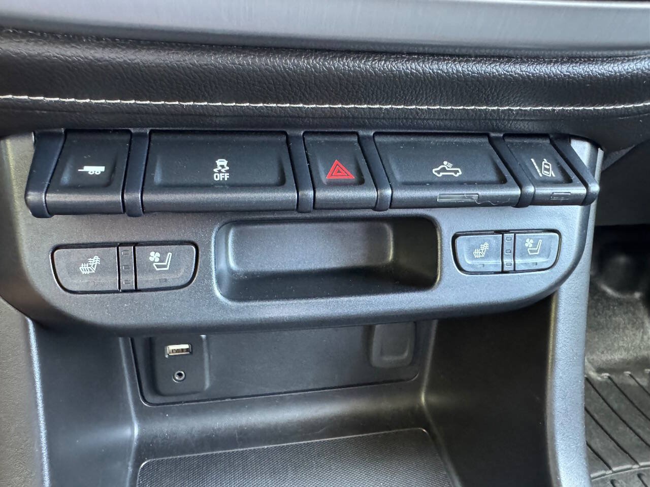 Used 2018 GMC Canyon Denali AWD/4WD image 7