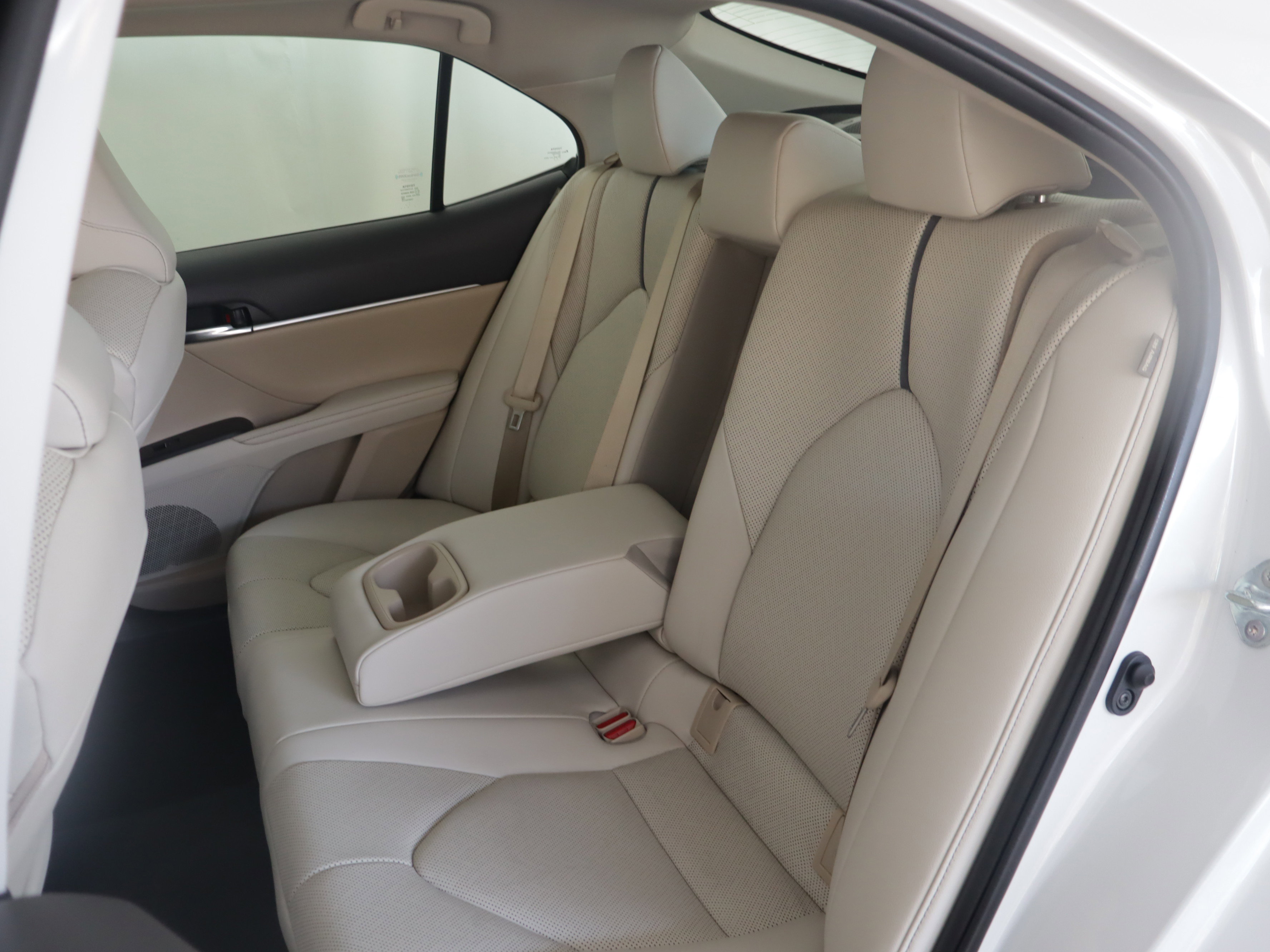 Used 2023 Toyota Camry XLE w/ Navigation Package AWD/4WD image 9