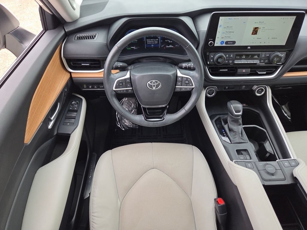 Used 2024 Toyota Grand Highlander AWD Hybrid image 5