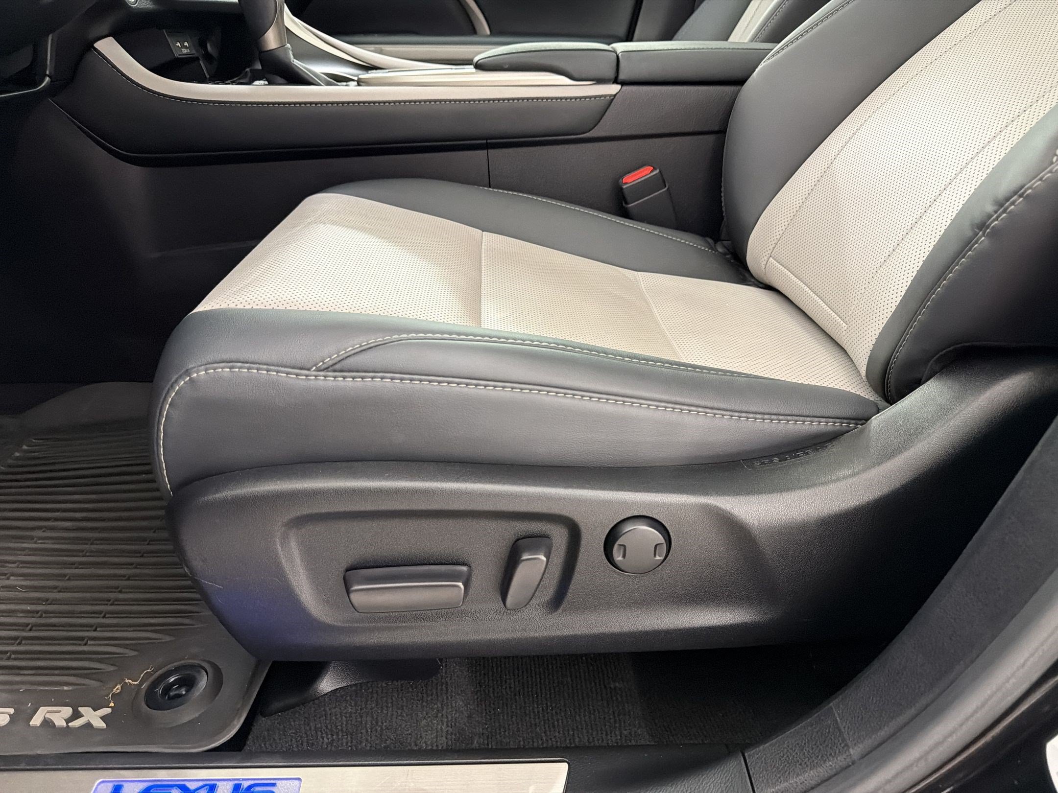Certified 2022 Lexus RX 450h AWD w/ Special Edition image 15