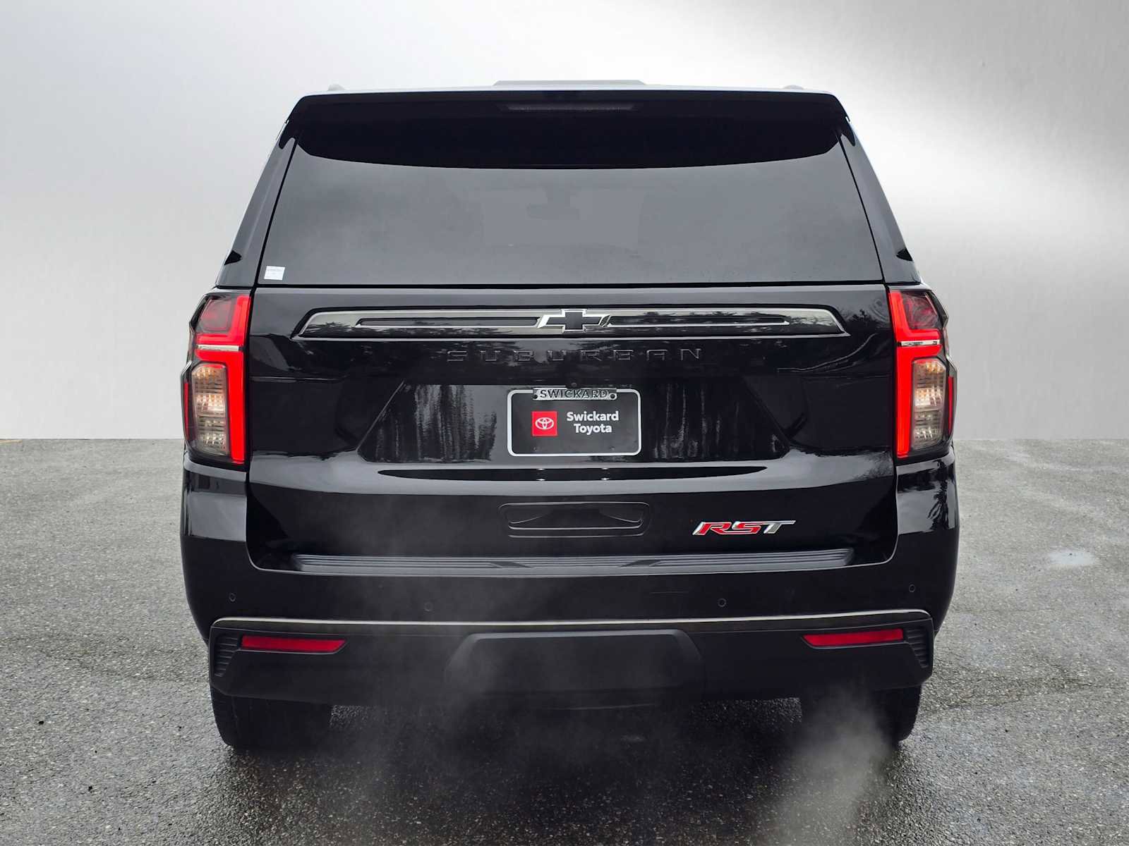 Used 2021 Chevrolet Suburban RST w/ Rear Media and Nav Package image 6