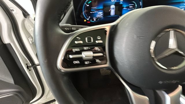 Used 2023 Mercedes-Benz GLA 250 4MATIC w/ Premium Package image 16