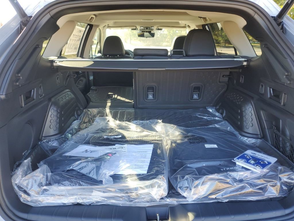 Used 2025 Subaru Outback Touring XT image 31