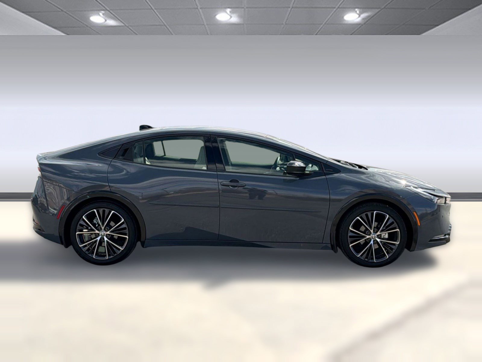 Used 2025 Toyota Prius XLE image 8