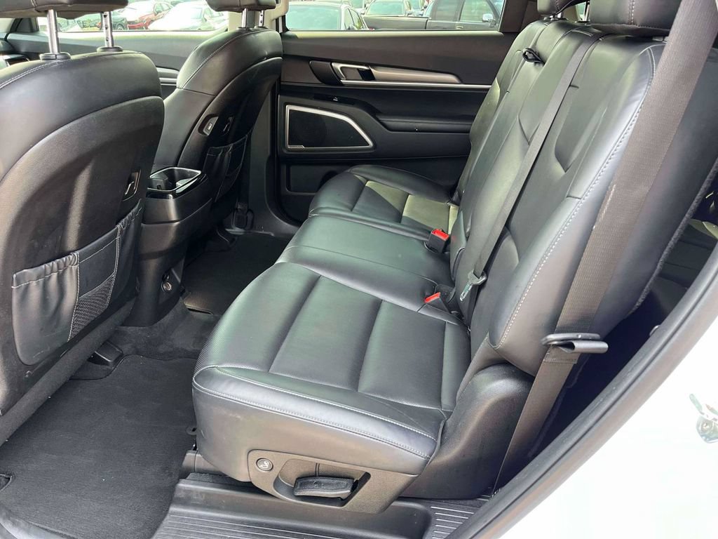 Used 2022 Kia Telluride LX FWD image 7