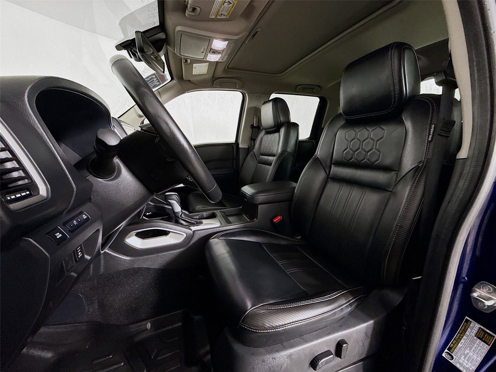 Used 2023 Nissan Frontier SV w/ SV Premium Package image 21