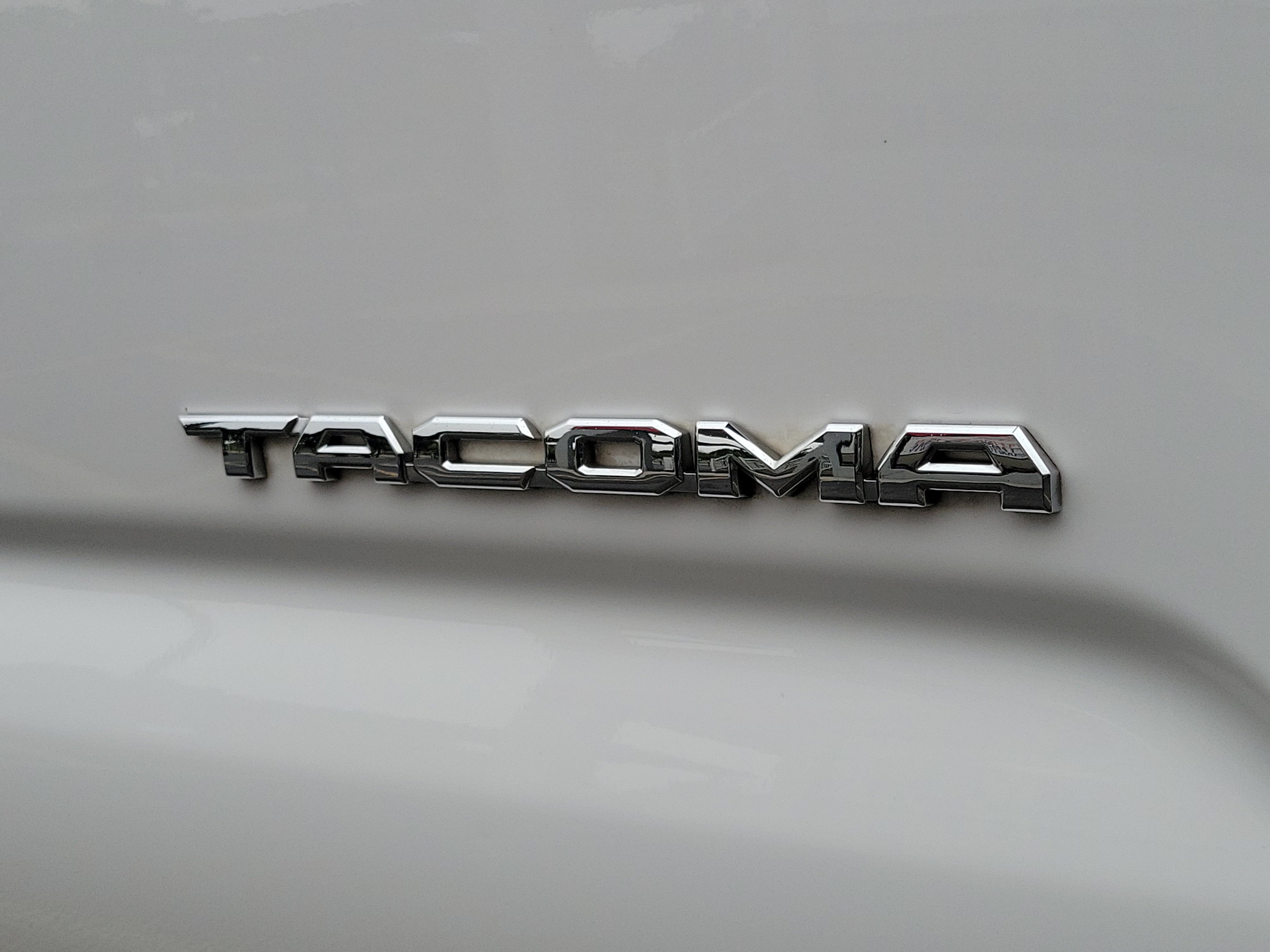 Used 2021 Toyota Tacoma TRD Off-Road AWD/4WD image 6