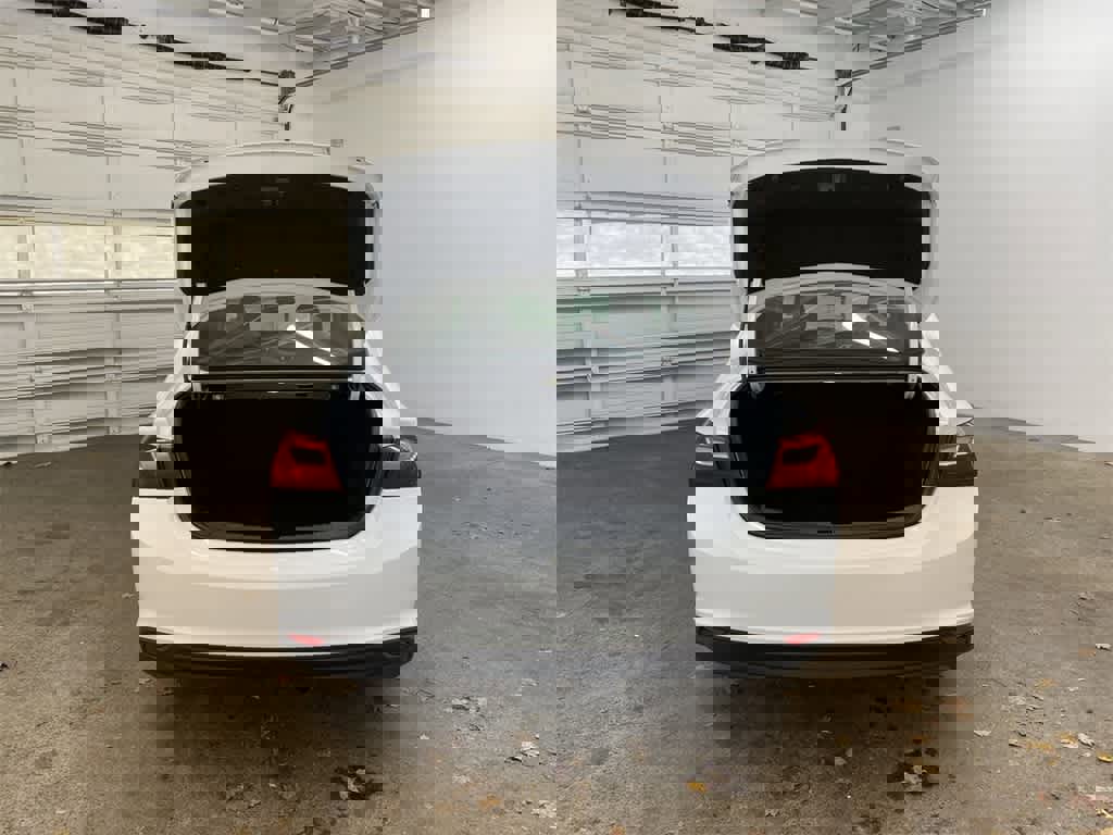 Used 2023 Chevrolet Malibu LT image 30