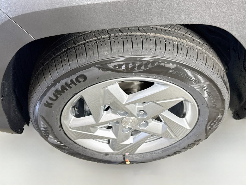 New 2027 Hyundai Kona SE FWD image 4