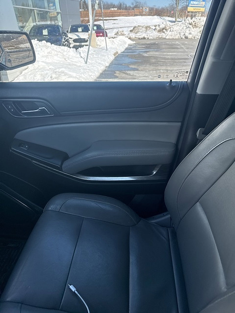 Used 2018 Chevrolet Suburban LT image 6