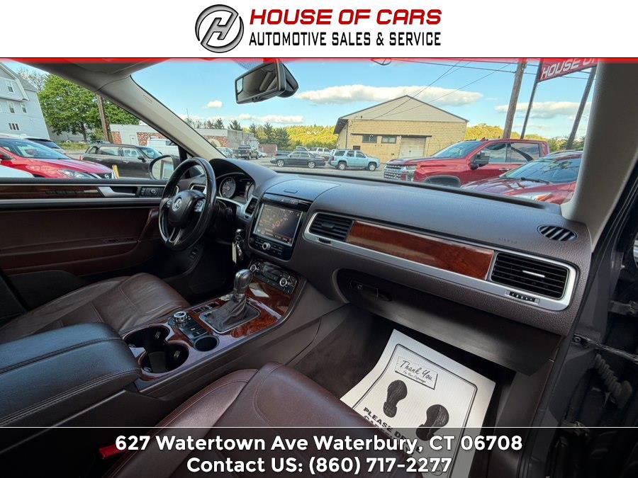 Used 2013 Volkswagen Touareg TDI AWD/4WD image 34