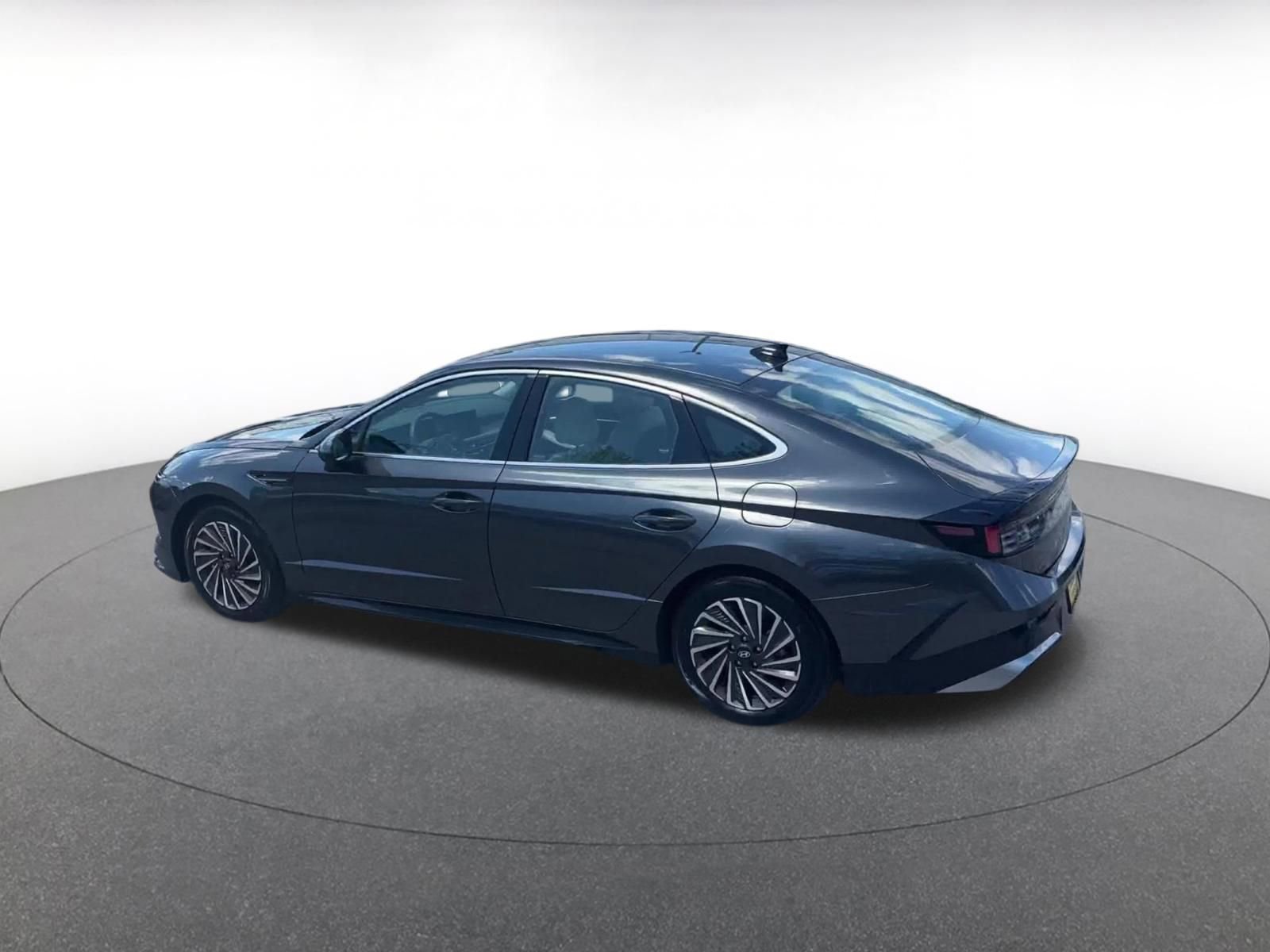 Used 2025 Hyundai Sonata SEL FWD image 10